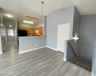 6532 Charlie Chaplin Avenue - Photo Thumbnail 6