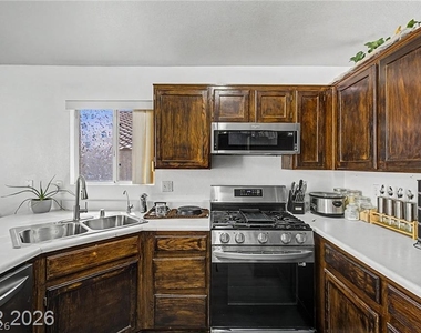 6609 Bush Clover Lane - Photo Thumbnail 10