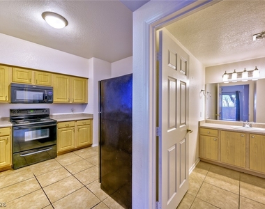 6955 N Durango Drive - Photo Thumbnail 10