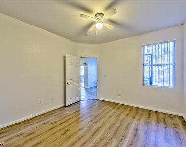 6955 N Durango Drive - Photo Thumbnail 7