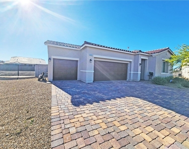 4901 Fairwood Court - Photo Thumbnail 2