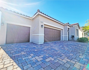 4901 Fairwood Court - Photo Thumbnail 4