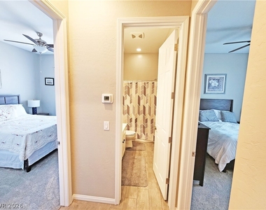 4901 Fairwood Court - Photo Thumbnail 7