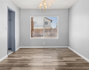 6951 Wedgewood Way - Photo Thumbnail 5