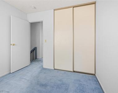 6951 Wedgewood Way - Photo Thumbnail 14