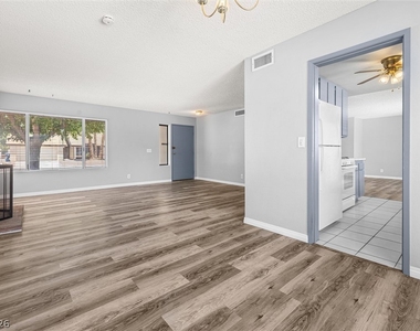6951 Wedgewood Way - Photo Thumbnail 6