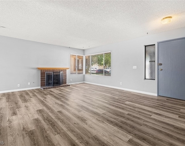 6951 Wedgewood Way - Photo Thumbnail 2