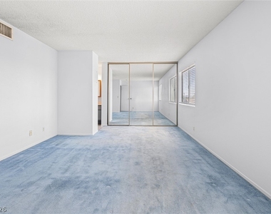 6951 Wedgewood Way - Photo Thumbnail 16