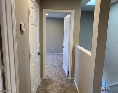 688 Harbor Mist Avenue - Photo Thumbnail 17