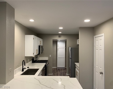 688 Harbor Mist Avenue - Photo Thumbnail 6