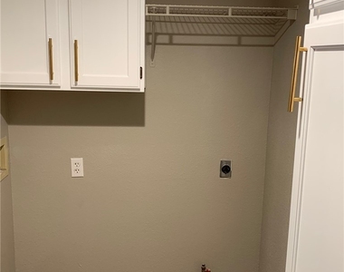 688 Harbor Mist Avenue - Photo Thumbnail 20