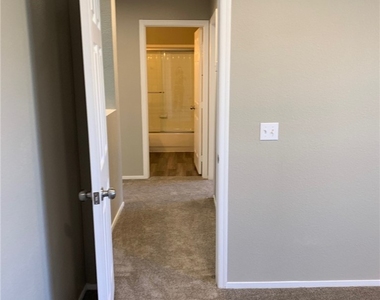 688 Harbor Mist Avenue - Photo Thumbnail 9