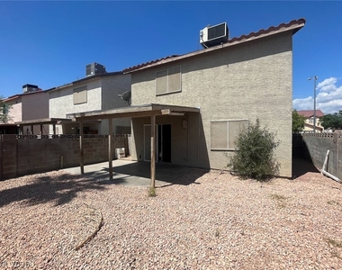 914 Scarlet Ridge Drive - Photo Thumbnail 15