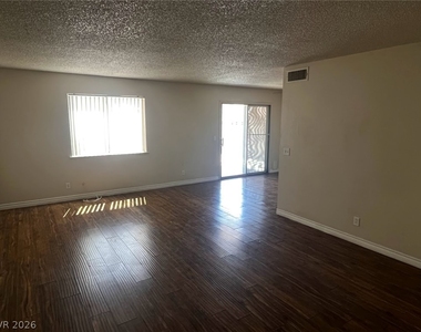 914 Scarlet Ridge Drive - Photo Thumbnail 4