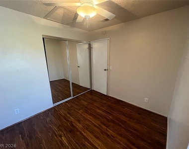 914 Scarlet Ridge Drive - Photo Thumbnail 20