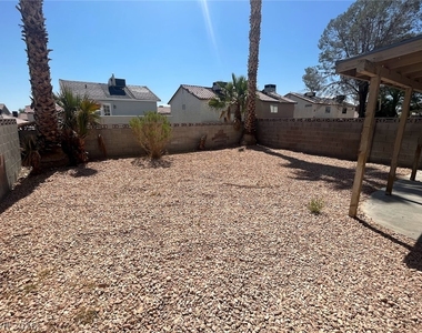 914 Scarlet Ridge Drive - Photo Thumbnail 13