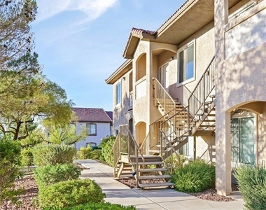 2305 W Horizon Ridge Parkway - Photo Thumbnail 24