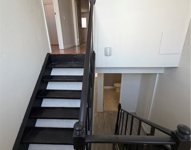 2236 E Desert Inn Road - Photo Thumbnail 12