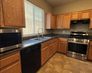 10629 Yarrow Root Court - Photo Thumbnail 9