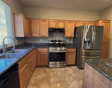 10629 Yarrow Root Court - Photo Thumbnail 8