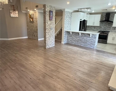 10087 Yellow Canary Avenue - Photo Thumbnail 24