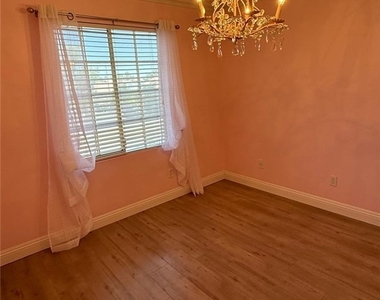 10087 Yellow Canary Avenue - Photo Thumbnail 41