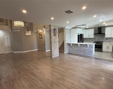10087 Yellow Canary Avenue - Photo Thumbnail 25