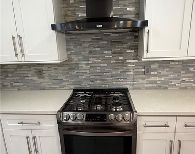 10087 Yellow Canary Avenue - Photo Thumbnail 21