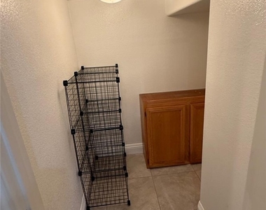 10087 Yellow Canary Avenue - Photo Thumbnail 29