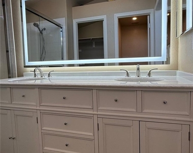 10087 Yellow Canary Avenue - Photo Thumbnail 9