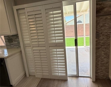 10087 Yellow Canary Avenue - Photo Thumbnail 23