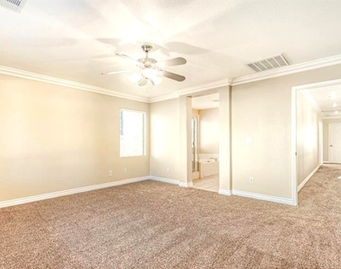 5565 Golden Palms Court - Photo Thumbnail 16