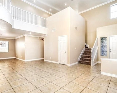 5565 Golden Palms Court - Photo Thumbnail 9
