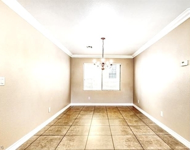 5565 Golden Palms Court - Photo Thumbnail 10