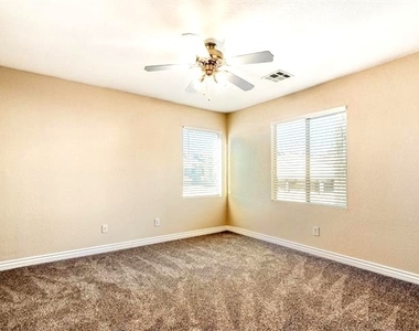 5565 Golden Palms Court - Photo Thumbnail 17