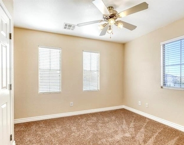 5565 Golden Palms Court - Photo Thumbnail 14