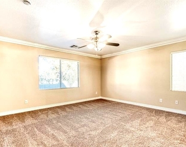 5565 Golden Palms Court - Photo Thumbnail 15