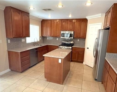 5565 Golden Palms Court - Photo Thumbnail 4