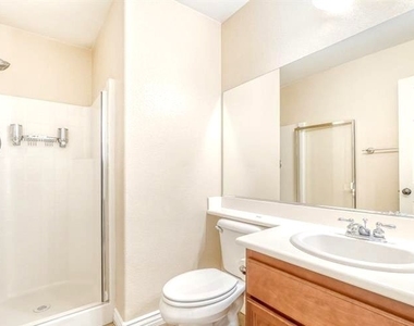 5565 Golden Palms Court - Photo Thumbnail 18