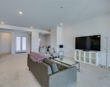 988 Edinburgh Fields Court - Photo Thumbnail 14