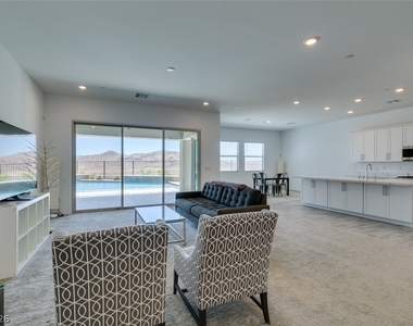 988 Edinburgh Fields Court - Photo Thumbnail 9