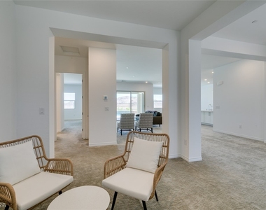 988 Edinburgh Fields Court - Photo Thumbnail 8