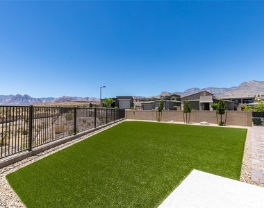 988 Edinburgh Fields Court - Photo Thumbnail 49