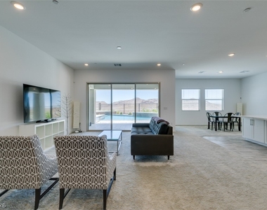 988 Edinburgh Fields Court - Photo Thumbnail 11