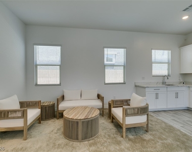 988 Edinburgh Fields Court - Photo Thumbnail 35
