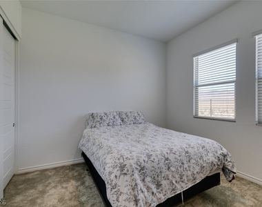988 Edinburgh Fields Court - Photo Thumbnail 26