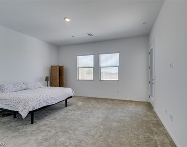 988 Edinburgh Fields Court - Photo Thumbnail 28