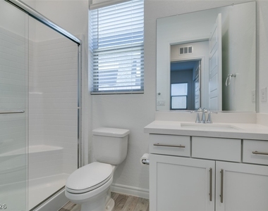 988 Edinburgh Fields Court - Photo Thumbnail 40