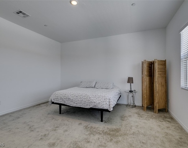 988 Edinburgh Fields Court - Photo Thumbnail 30