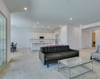 988 Edinburgh Fields Court - Photo Thumbnail 16
